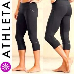 Athleta Relay Cropped Reflective Capri Leggings S Black Tights Yoga Run Gym